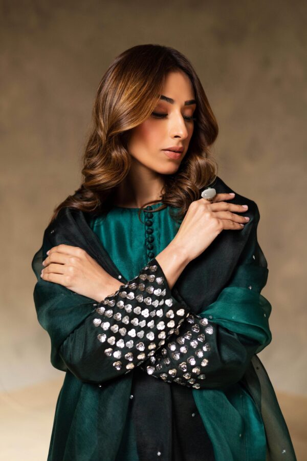 Emerald Allure - Image 2